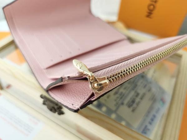 LVコピーウォレット角部分ディテール